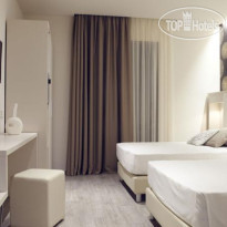 L Hotel