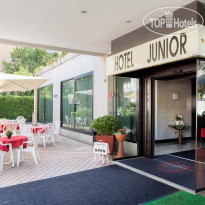 Junior