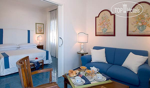 New photos from tourists Chiaia Di Luna 4*