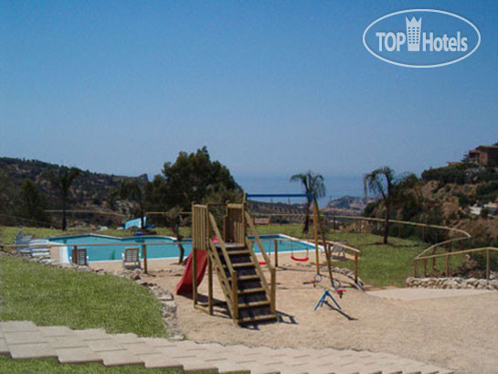 New photos from tourists La Luna Nel Pozzo