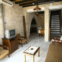 Leonidas Village Houses 