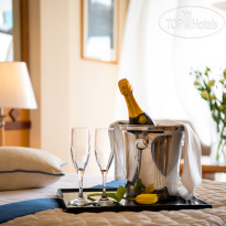 Constantinou Bros Athena Beach Hotel