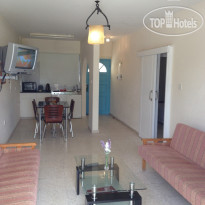 Vrachia Beach Aparthotel 