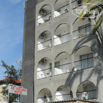 Le Village Hotel 