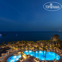 Главный бассейн с детской секцией в The GrandResort - Limited Edition by Leonardo Hotels 5*