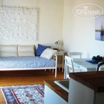 Dolphin Guest House And Studios 