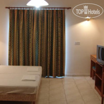 Theophan Restaurant And Apartments 