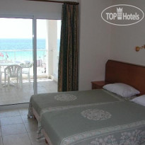Theophan Restaurant And Apartments 