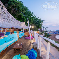 The Golden Coast Beach Hotel 