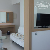 Vrissaki Beach Hotel