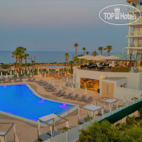 Leonardo Crystal Cove Hotel & Spa