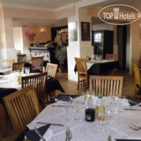 Dean Hamlet Holiday Coplex 