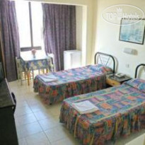 Dean Hamlet Holiday Coplex 