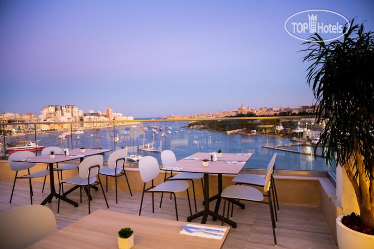 115 The Strand Hotel & Suites