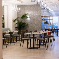 115 The Strand Hotel & Suites