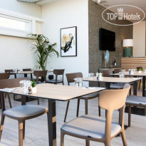 115 The Strand Hotel & Suites