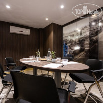 115 The Strand Hotel & Suites