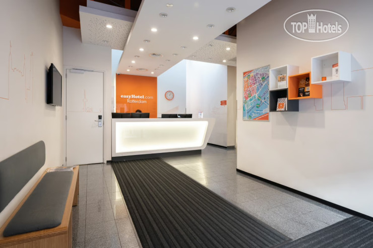 Hotel photo easyHotel Rotterdam City Centre 2*