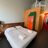 Blue Collar Hotel 