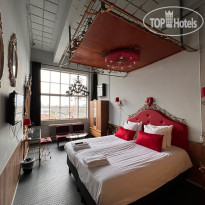 Blue Collar Hotel 