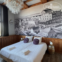 Blue Collar Hotel 