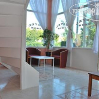 Hotel Isis Лобби