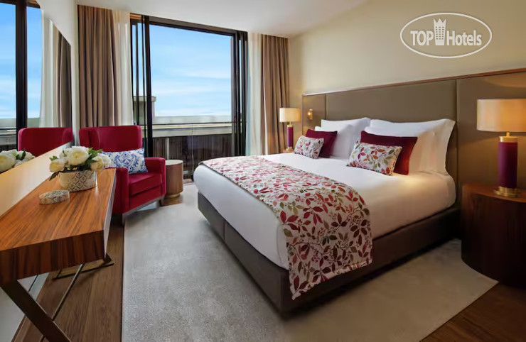 Hotel photo Boeira Garden Hotel Porto Gaia, Curio Collection by Hilton 5*