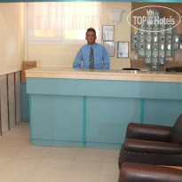 Holiday Hotel Стойка регистрации