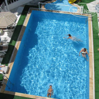 Selina Hotel Бассейн
