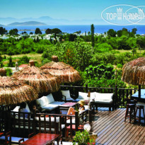 4 Reasons Hotel & Bistro 