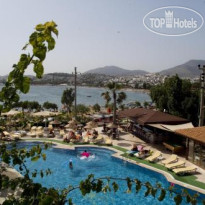 Tropicana Beach Hotel Бассейн