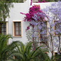 Flora Hotel