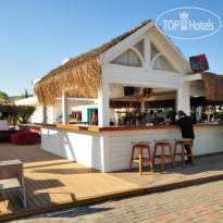 Kefi Beach & Suites Hotel Бар