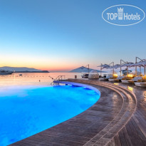 Caresse a Luxury Collection Resort & Spa 