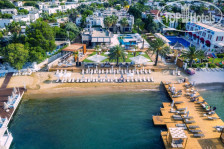 Moyo Luxury Hotel & Beach 3*