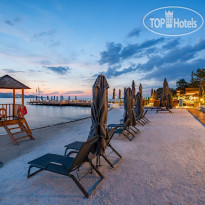 The Norm Collection Doora 