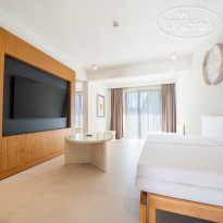 The Norm Collection Doora 