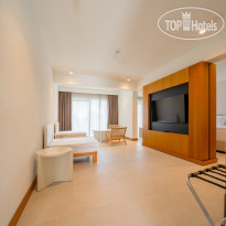 The Norm Collection Doora 