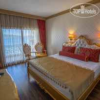 Azka Suite Room
