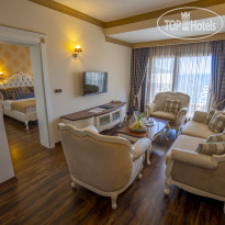 Azka Suite Room