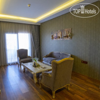 Azka Suite Room