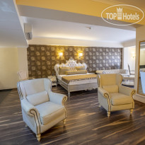 Azka Business Suite Room