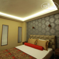 Azka Business Suite Room