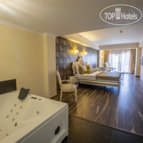 Azka Business Suite Room