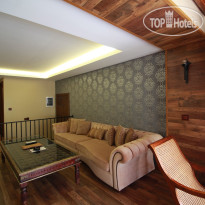 Azka Business Suite Room