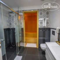 Azka Business Suite Room