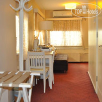 Uslan Residence 