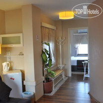 Uslan Residence 