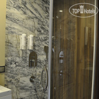 Juliet Rooms & Kitchen