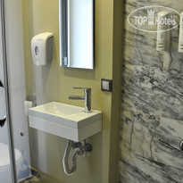 Juliet Rooms & Kitchen